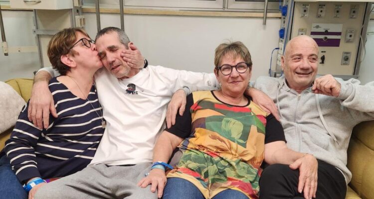 Israel rescata a 2 secuestrados desde la franja de Gaza: operativo deja más de 50 palestinos muertos