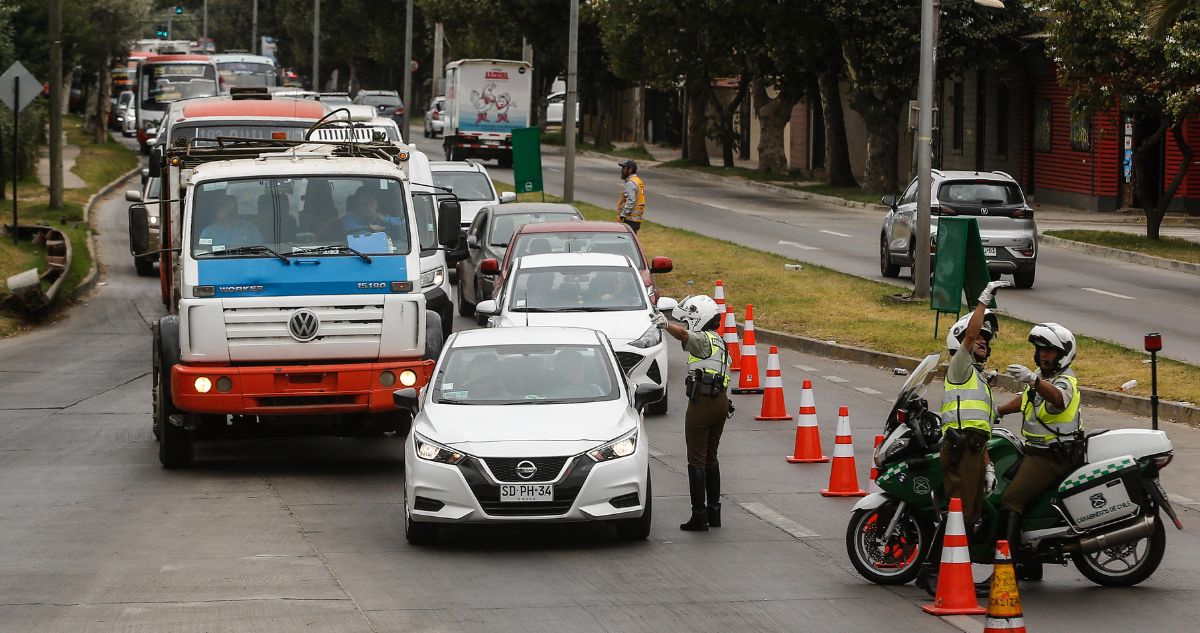 Conoce las fechas, desde y hasta cuándo dura la restricción vehicular en Viña del Mar y otras comunas por los incendios y qué día y patente toca.