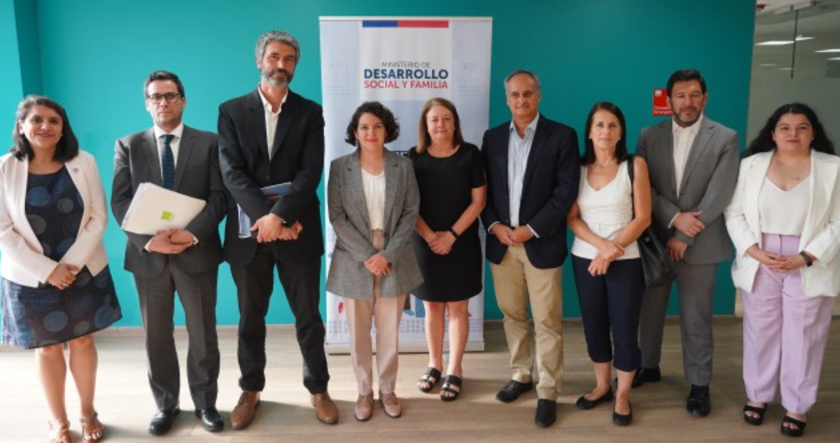 Grandes empresarios se reúnen con Gobierno para evaluar aportes en la reconstrucción de Valparaíso