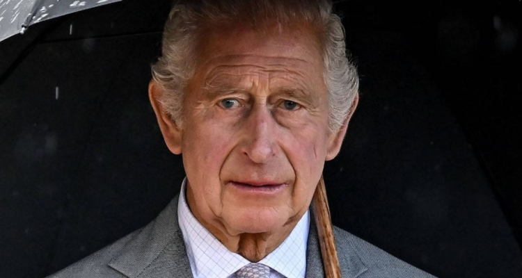 Rey Carlos III con cáncer