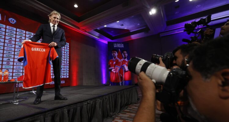 Ricardo Gareca sigue potenciando su equipo en La Roja.