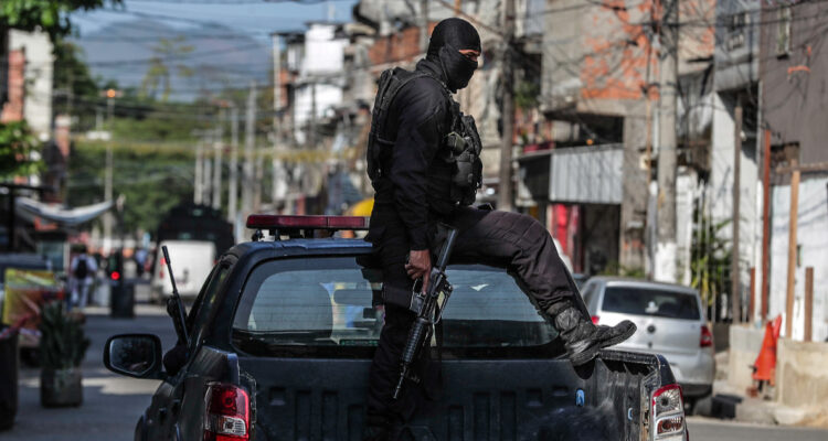 Siete muertos deja operativo en favelas de Río de Janeiro para capturar a líder del “Comando Vermelho”
