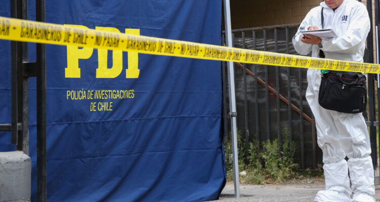 PDI revela que mujer hallada muerta en Renca fue asesinada durante robo