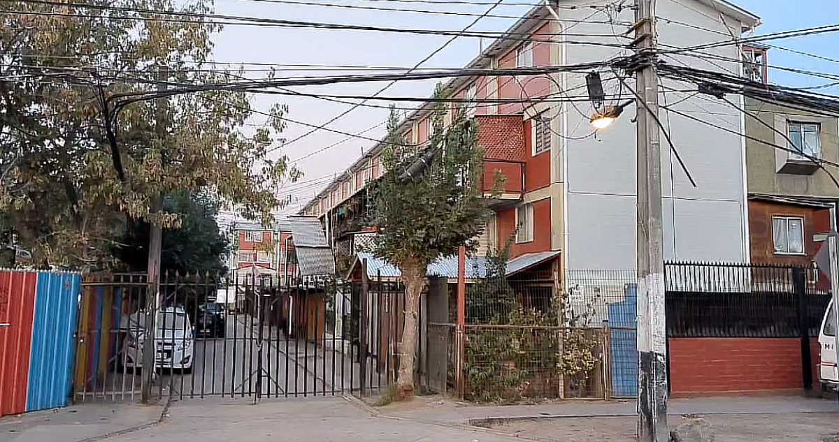 Mujer denuncia secuestro en Maipú: asegura trabajar para narcos que la acusan de un robo