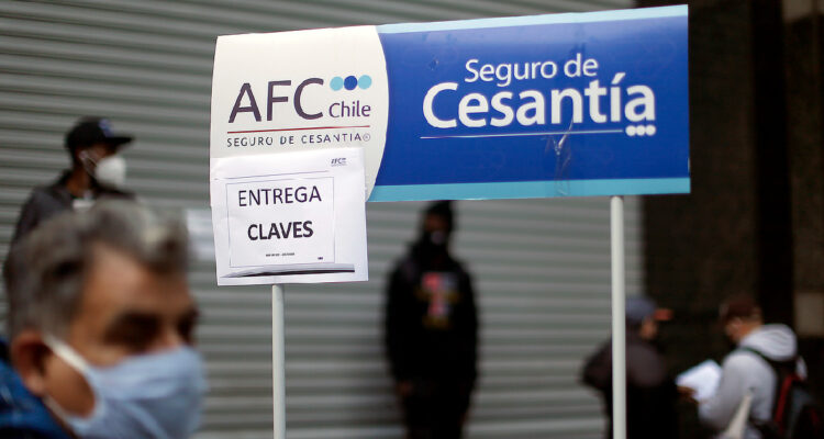 fotografía del letrero de un puesto de la Administradora de Fondos de Cesantía AFC