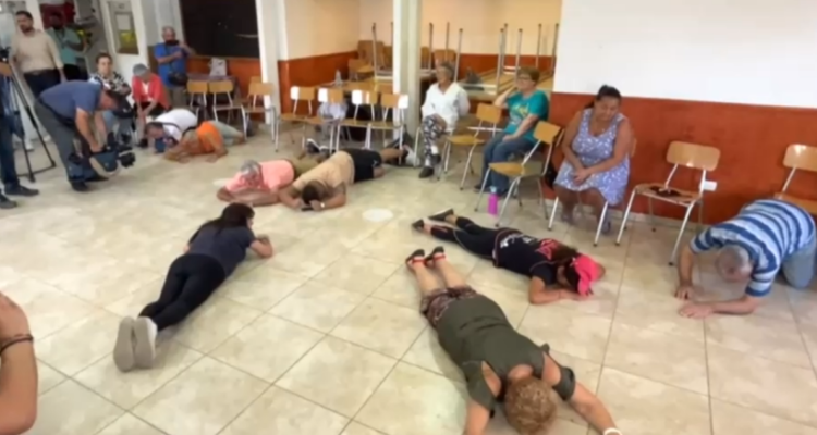 Realizan simulacro de balacera en Lo Prado para que adultos mayores sepan actuar ante disparos