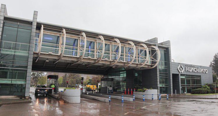 Frontis de Huachipato por petición de sindicatos sobre acero chino