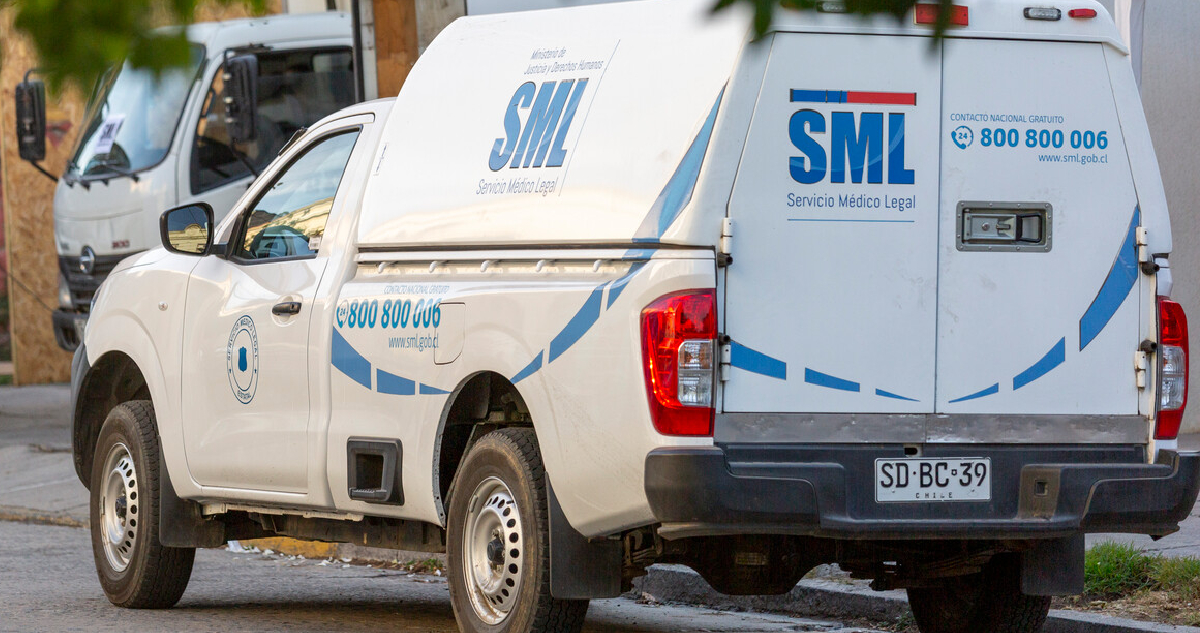 camioneta del Servicio Médico Legal
