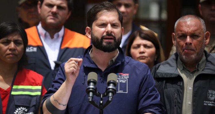 Presidente Boric anuncia 3 soluciones transitorias para la reconstrucción en la región de Valparaíso