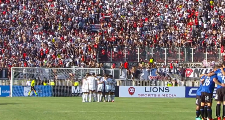 Barra de Colo Colo cantó contra Sebastián Piñera.