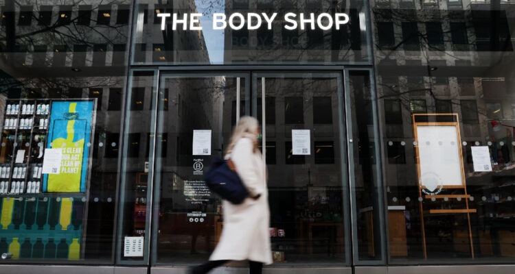 Una tienda de The Body Shop cerrada (20.02.2023) | Andy Rain | EFE