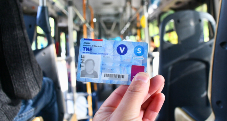 ¿Sabías que puedes sacarte la foto para la TNE 2024 desde el celular?