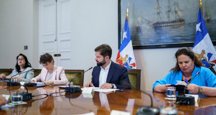 “No es lo más oportuno”: Tohá revela “opinión transversal” del Cosena por labor de FFAA en barrios