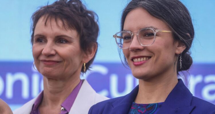 Tohá respalda a Camila Vallejo (PC) como ministra enlace en Valparaíso en lugar de Maya Fernández (PS)