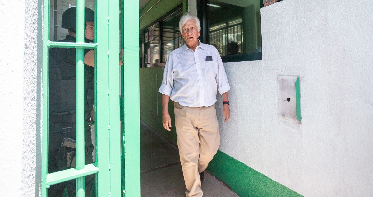 Torrealba niega haber reconocido delitos y arremete contra la prensa tras salir de prisión preventiva