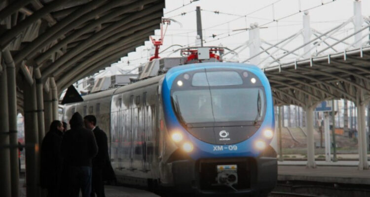 Firma china que fabrica trenes a EFE en Chile tras “oferta temeraria” ahora es cuestionada en Europa