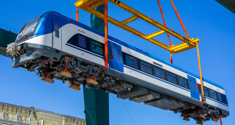 Llegan a Chile nuevos trenes que se sumarán al servicio Santiago-Rancagua: conócelos aquí