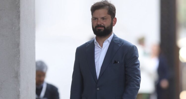 Presidente Boric retomará sus vacaciones “flexibles” y volverá a La Moneda el 29 de febrero
