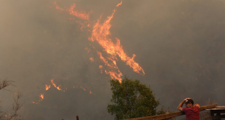 Municipio de Valparaíso interpuso querella criminal ante sospechas de intencionalidad en incendio