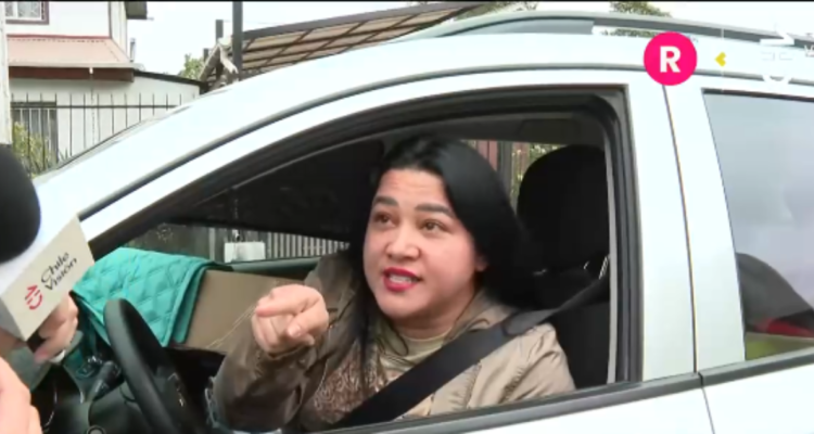 Conductora venezolana en despacho con matinal de CHV enojada porque le exigieron licencia de conducir