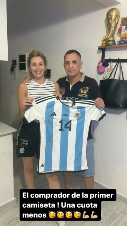 Yesica Frías venta camiseta del argentino campeón del mundo, Exequiel Palacios