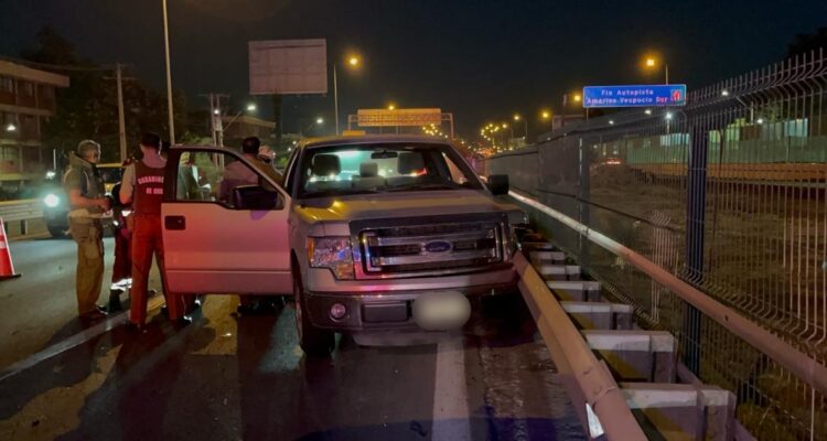 Conductor muere tras sufrir problema de salud y provocar accidente en Vespucio Sur