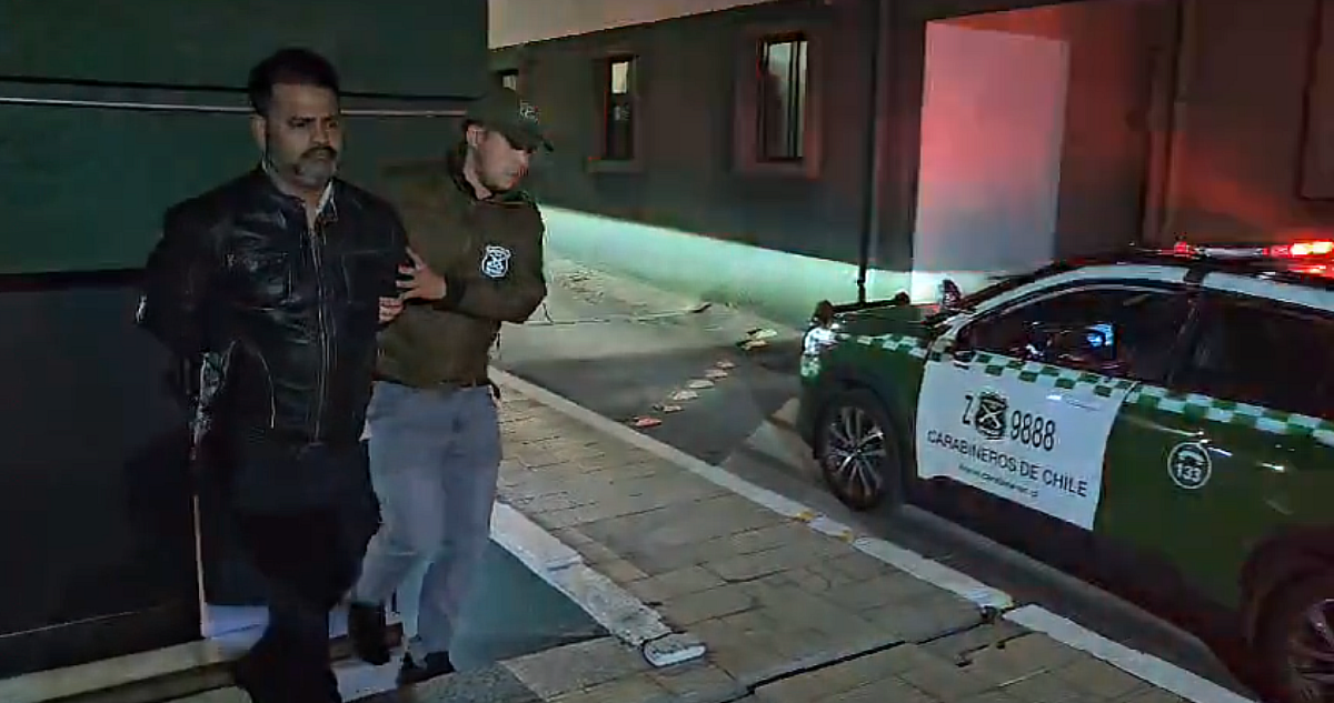 Detienen a sujeto por golpear y apedrear a su expareja en Las Condes: debió ser sometida a cirugía