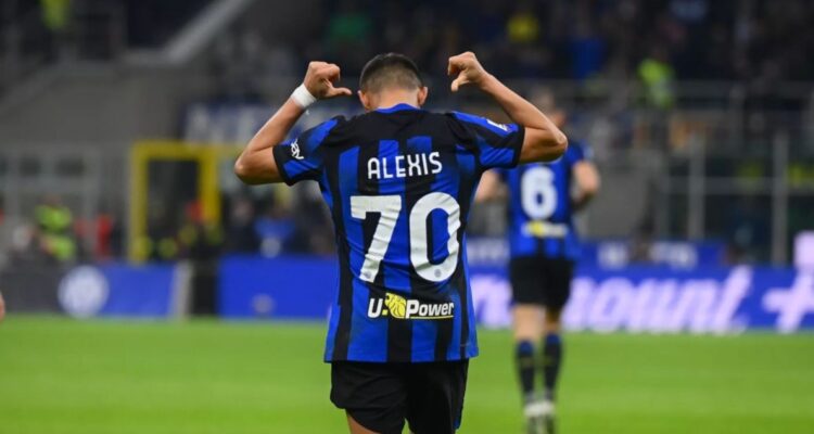 Alexis igualó a Vidal como el 2º máximo goleador chileno en Serie A