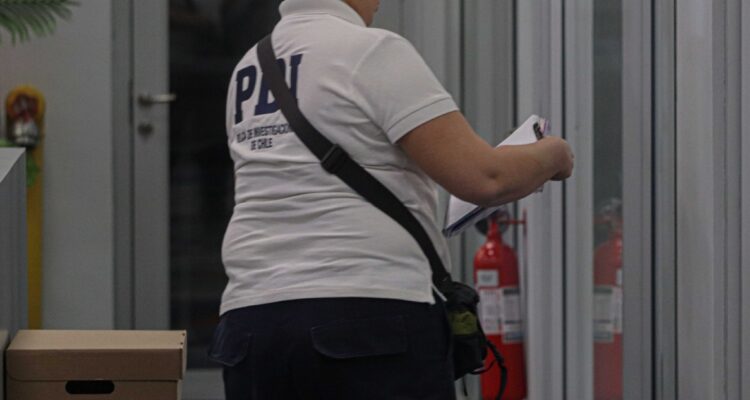 Funcionaria de la PDI por allanamiento a empresa Turismo Esquerré por caso Procultura