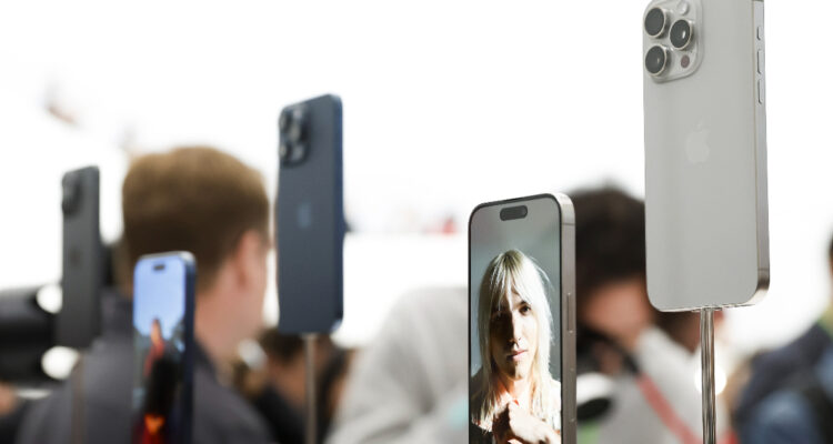 Las acciones de Apple se fueron a rojo luego que Gobierno de EEUU demandara a empresa por monopolio