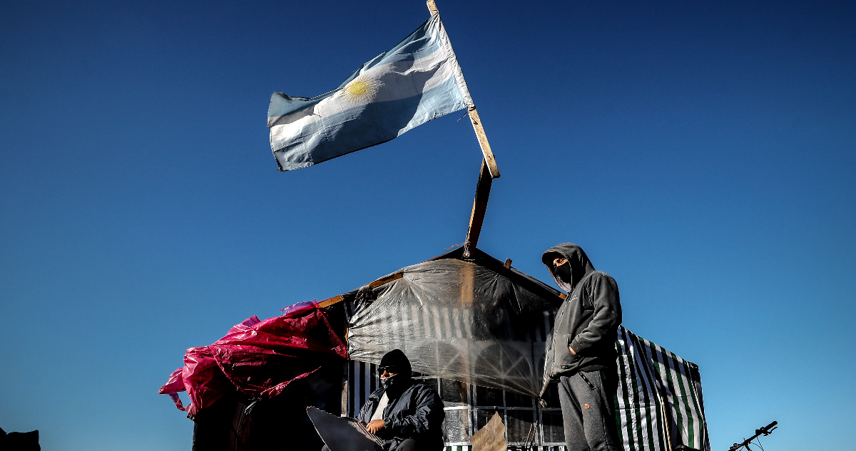 El caótico día a día de Argentina, un país donde los sueldos “se licúan”