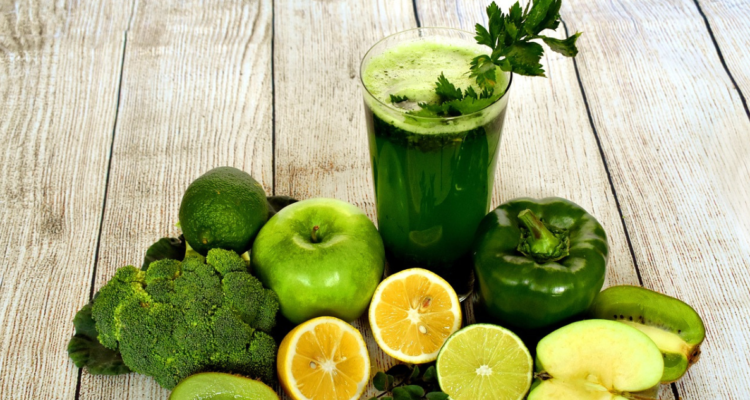 Batidos de frutas o verduras y sus posibles contraindicaciones