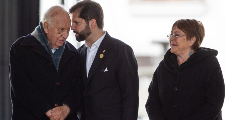 Proponen que expresidentes de Chile dejen de recibir millonaria dieta de por vida