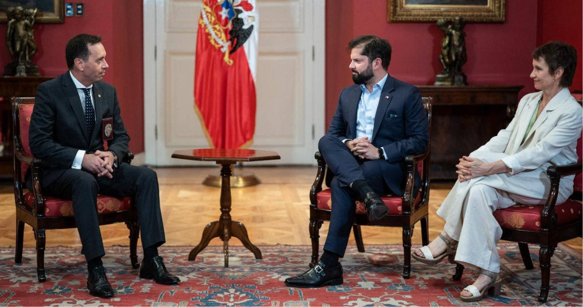 Boric se reúne con nuevo director de la PDI: “Contar con la Policía de Investigaciones es fundamental”