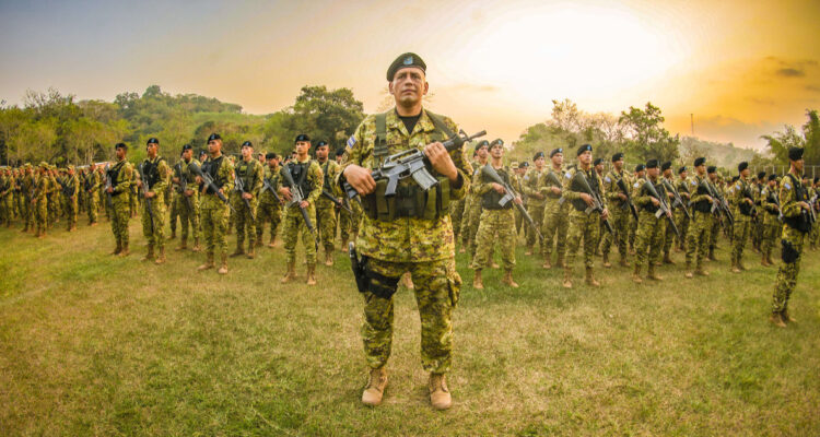 Bukele despliega 5.000 policías al norte de El Salvador para “erradicar lo que queda de pandillas”