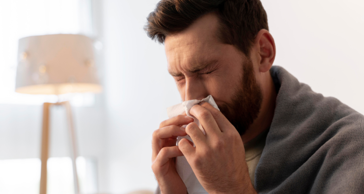 El caldo de pollo es un aliado para combatir resfríos. Sus ingredientes son la principal ayuda.