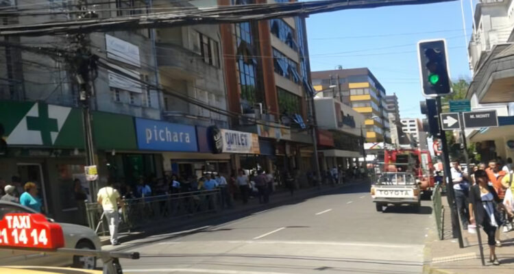 Tras un mes de retraso abrirán calle Bulnes en Temuco: locatarios acusan abandono de las autoridades