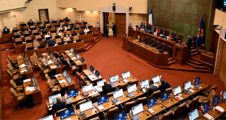 “El PDG tiene la última palabra”: la intrincada pelea por presidir la Cámara que complica al PC