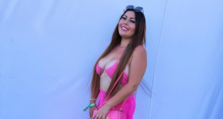 Camila Arismendi en foto de evento en referencia a su nuevo perfil en arsmate