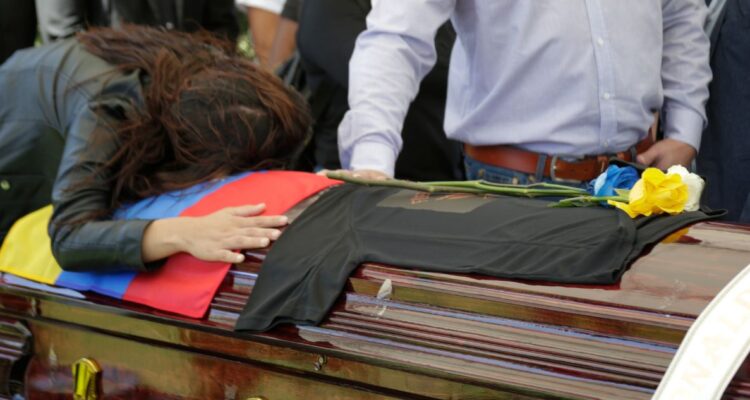 Familia de Ronald Ojeda ingresa antecedentes del caso en la Corte Penal Internacional