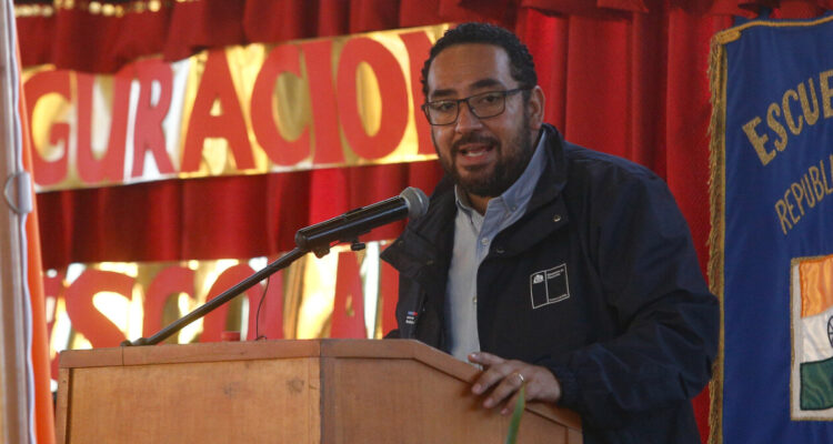 Cataldo pide a profesores de Atacama deponer huelga de hambre: “No acelera construcción de escuelas”