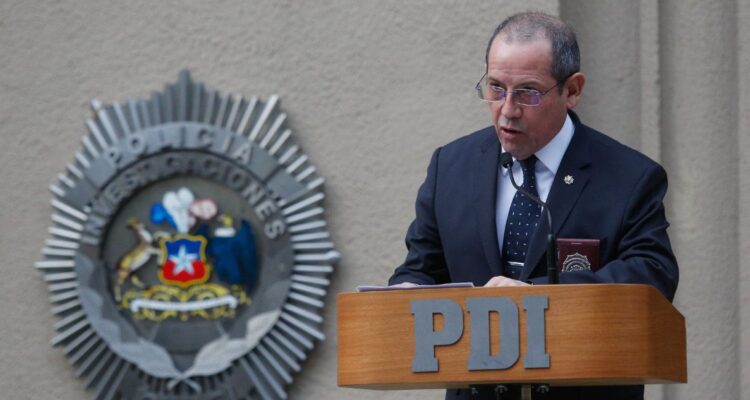 Entrega de información secreta: la conversación que derivó a la formalización del director de la PDI