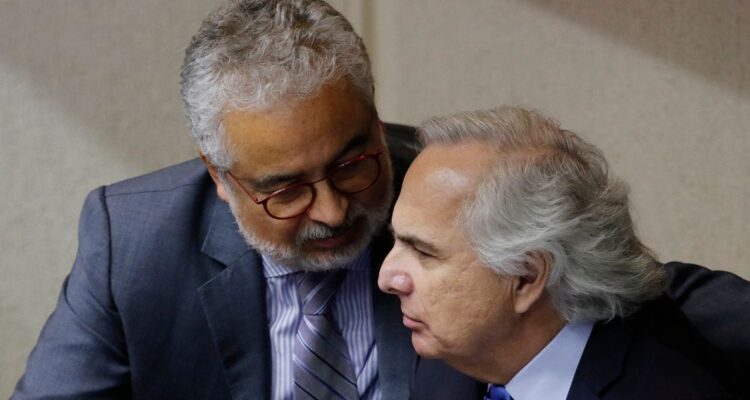 Revelan que Chadwick fue uno de los destinatarios de la información entregada por exdirector de la PDI