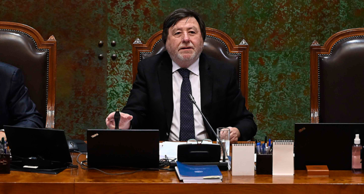 Cifuentes renuncia a la presidencia de la Cámara: definición de reemplazo adelanta nuevo conflicto