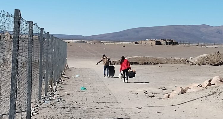 Una mujer boliviana falleció en la localidad fronteriza de Colchane, en la frontera con Bolivia, informaron este domingo autoridades locales.