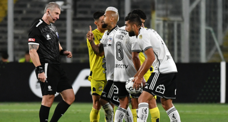 Colo Colo podría perder la localía por la condición del estadio Monumental de cara a la Copa Libertadores.