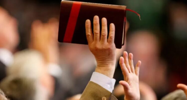 Condenan a pastor evangélico por violación de menor: ataque ocurrió en la iglesia