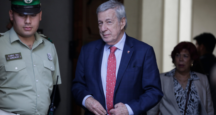 Canciller descarta que cónsul en Guayaquil se haya fugado por vinculación de hijo con violación