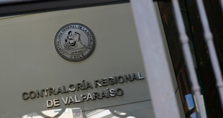 Frontis de Contraloría Regional de Valparaíso por incendios en la zona