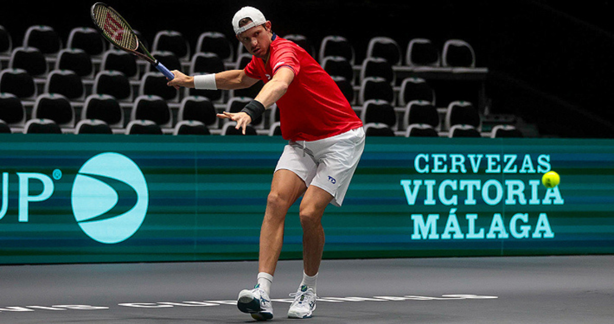 Nicolás Jarry no baja los brazos tras el duro grupo de Chile en la Copa Davis.-